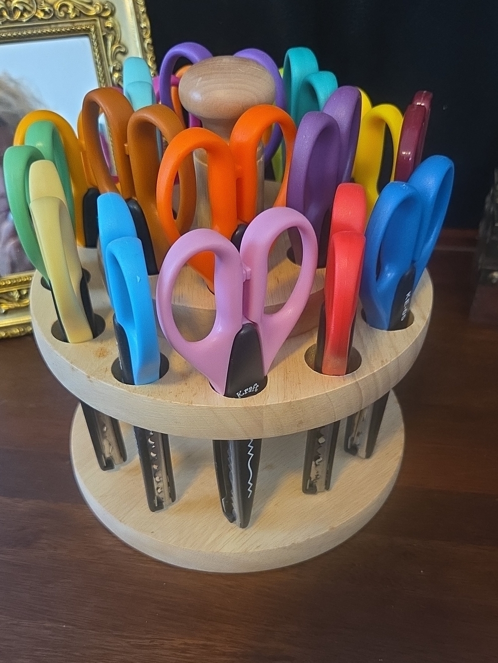 18 Assorted KRAFT EDGERS Scissors Set with Rotating Wooden Stand